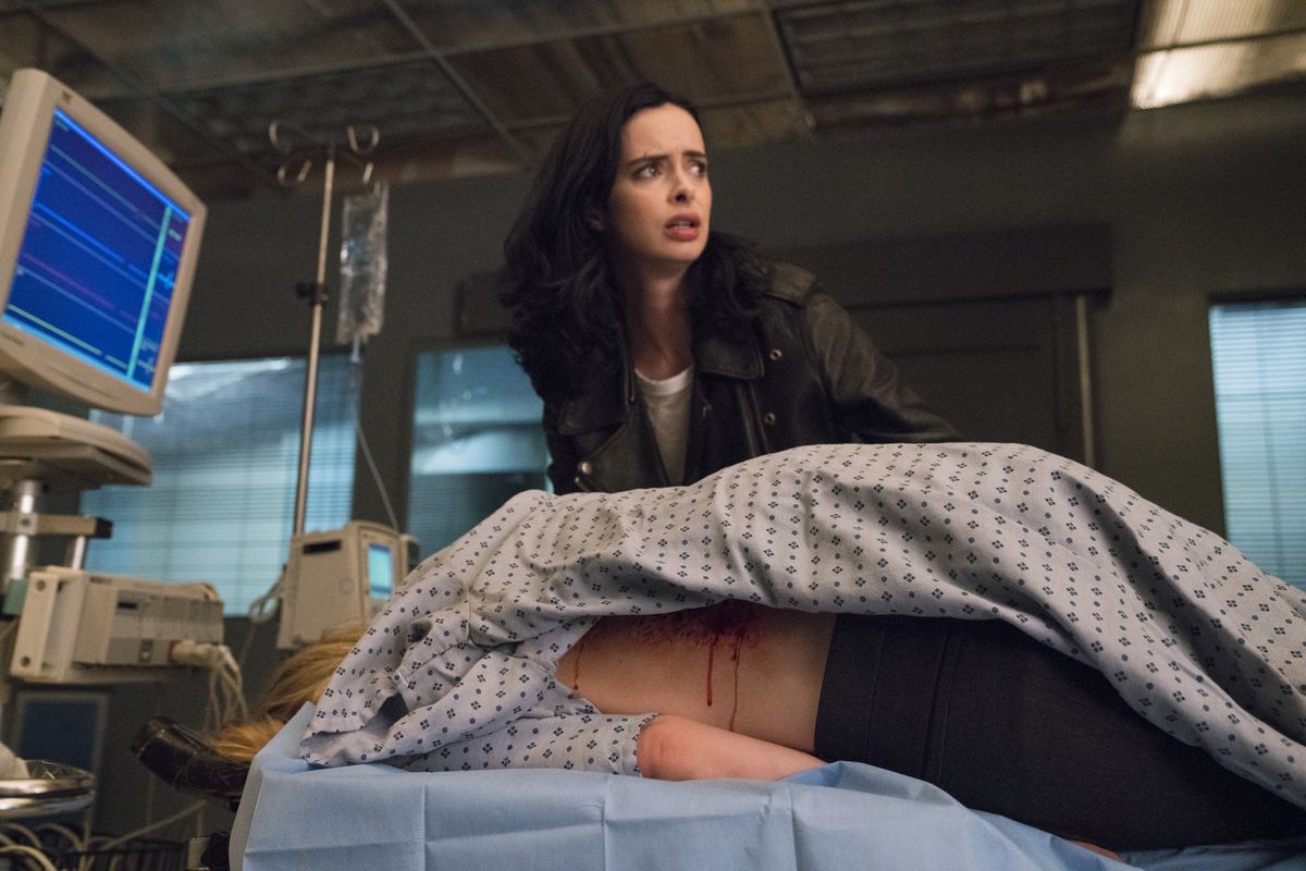 Jessica Jones finds a body on an operating table in a hospital