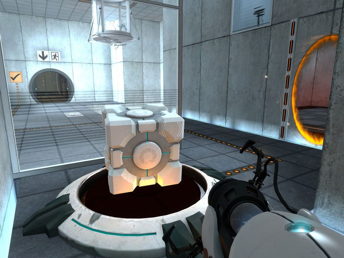 Una captura de pantalla de Portal, con un cubo en el centro de la pantalla.