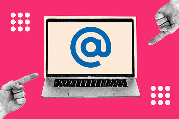 laptop menunjukkan tanda email untuk mewakili penyedia akun email pribadi dan gratis terbaik