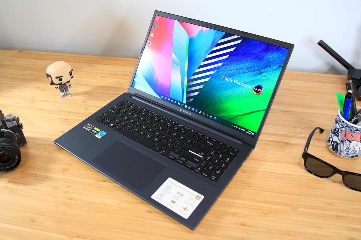 ASUS VivoBook Pro 15 OLED Ultra Slim Laptop: la mejor computadora portátil económica para juegos