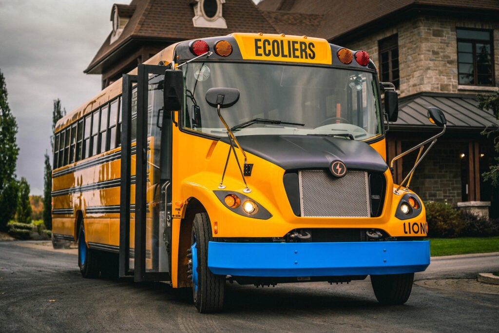 LionC موقف تحميل الحافلة المدرسية REL