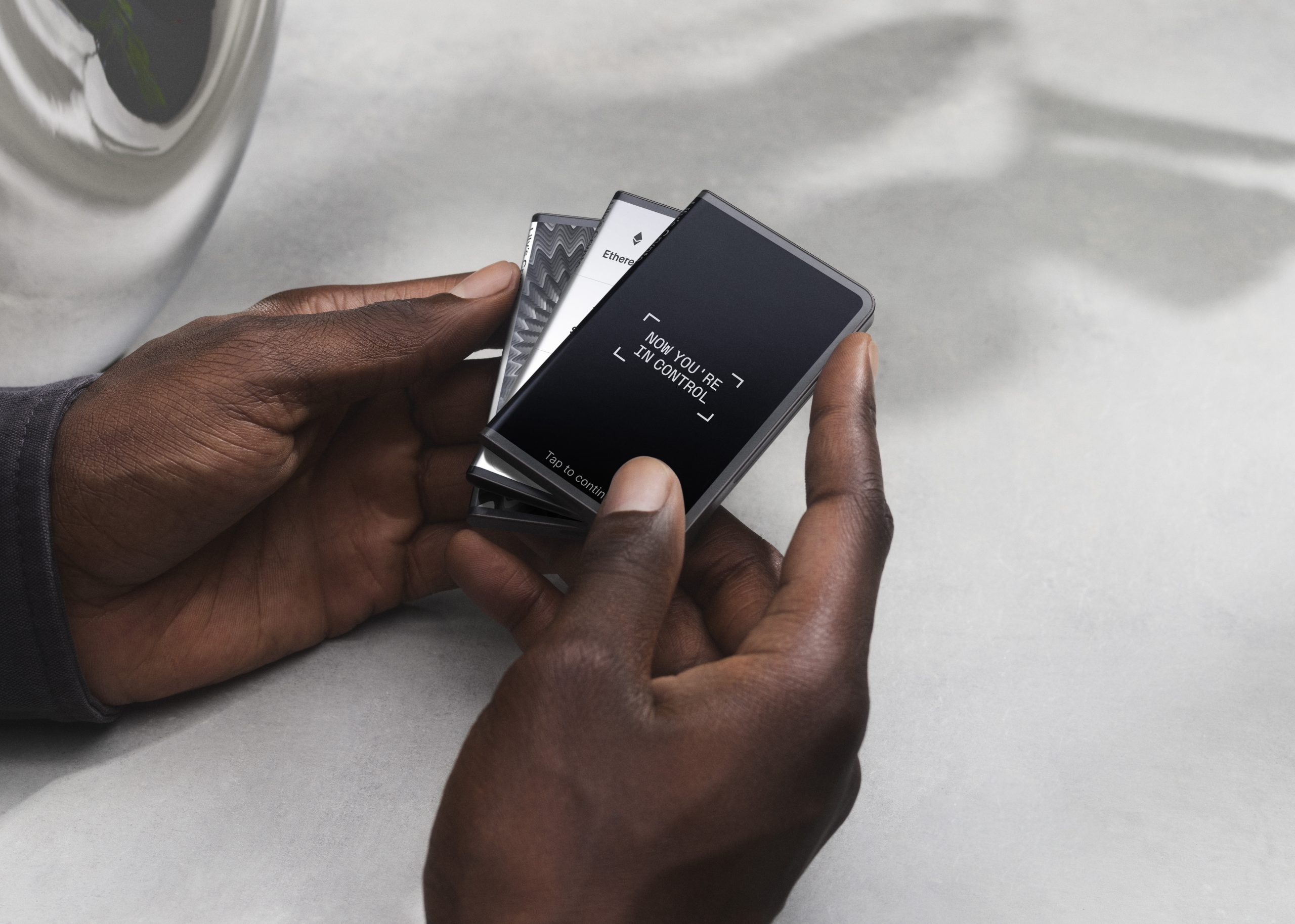 Ledger tiết lộ ví phần cứng tiền điện tử mới được thiết kế bởi người tạo ra Ipod Tony Fadell