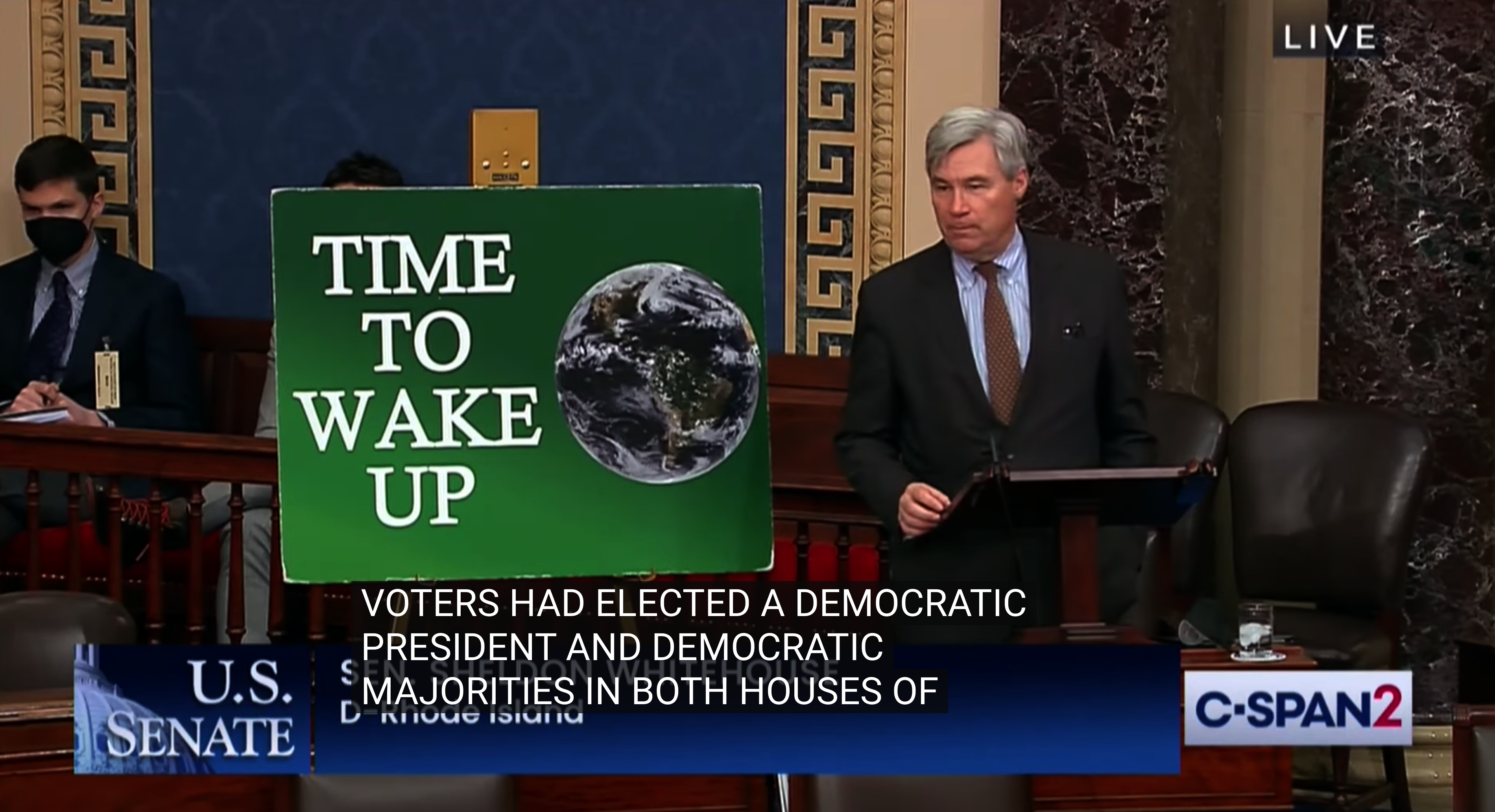シェルドン・ホワイトハウス上院議員が 280 回の「目を覚ます時」のスピーチの XNUMX つを行っています。