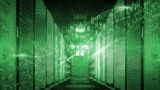 Зеленый суперкомпьютер с наложением абстрактного двоичного кода