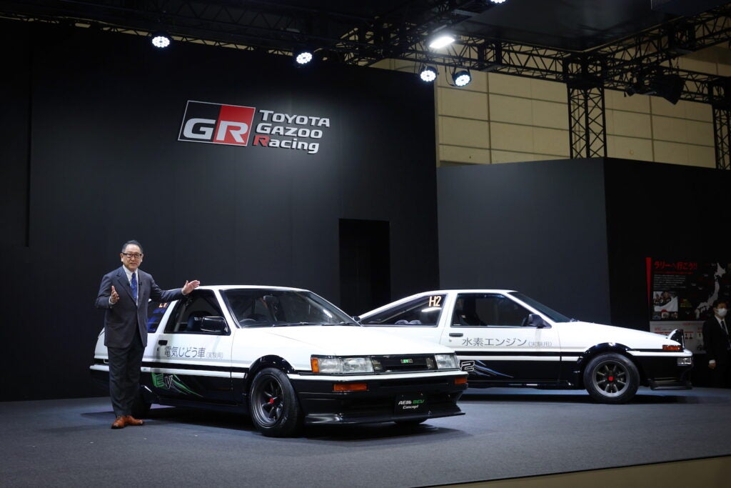 Tokyo Auto Salon REL'de dönüştürülmüş eski arabalarla Toyoda