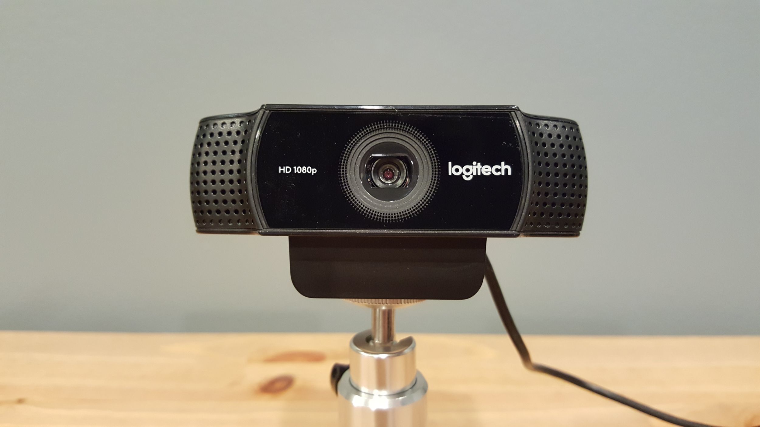 Logitech cámara web C920 HD Pro - Paquete con trípode, paño de limpieza de  obturador de privacidad 
