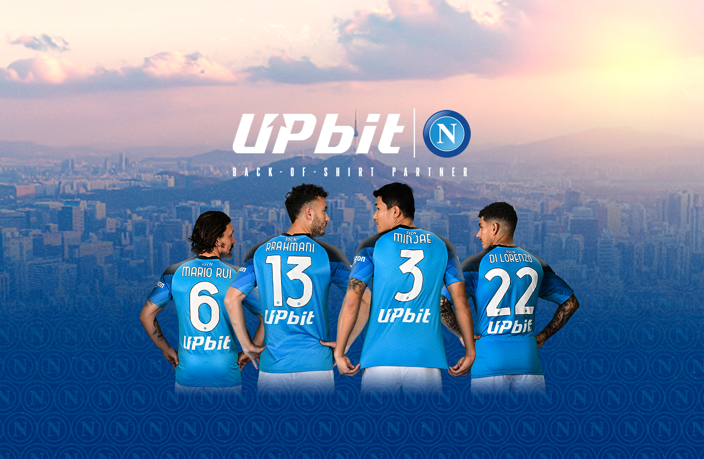 Crypto Exchange Upbit 로고, 이탈리아 축구 클럽 Napoli의 유니폼에 표시