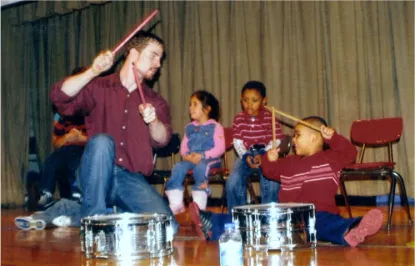 사회적 정서적 기술 교육을 지원하기 위해 음악을 사용하는 교사