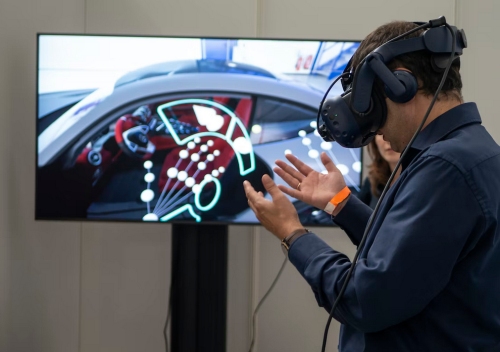 Unsplash XR Expo virtual reality - Canadian Businesses Push Tech Enhanced Realities
