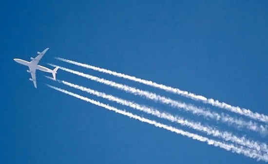 ヴェイパー トレイル飛行機雲