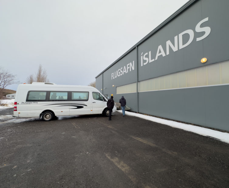 Điểm dừng chân đầu tiên của chúng tôi ở Akureyri là Bảo tàng Hàng không Iceland - nó không lớn nhưng chứa đầy lịch sử