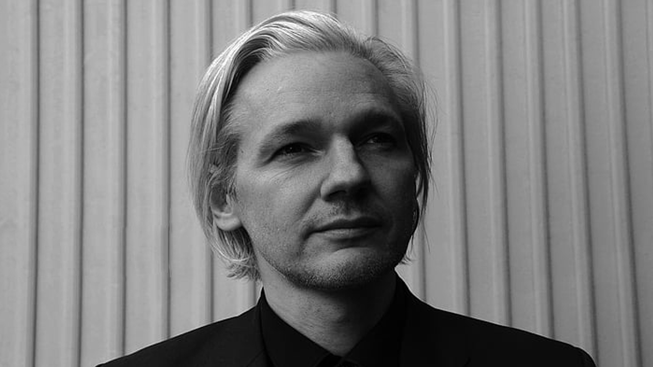 Reddit Kullanıcısı, Bitcoin Blok Zincirinde Gizli Olarak Julian Assange ile Bağlantılı Olabilecek 7zip Dosyasını Keşfetti