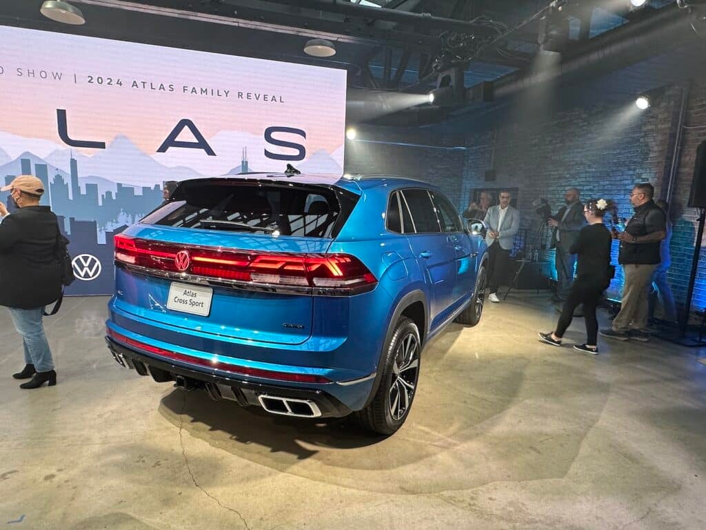 2024 VW Atlas Cross Sport onthult achterkant Chicago 2023