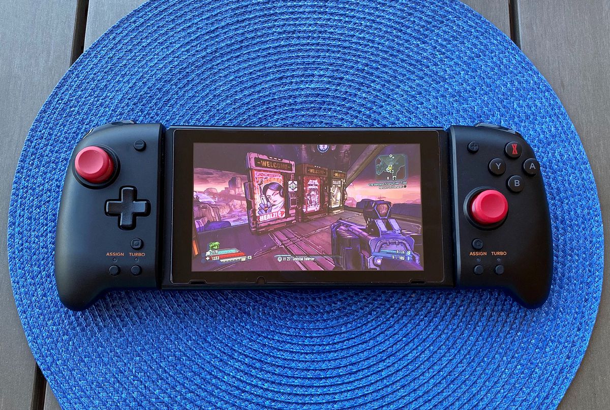 The Hori Split Pad Pro attached to a Nintendo Switch