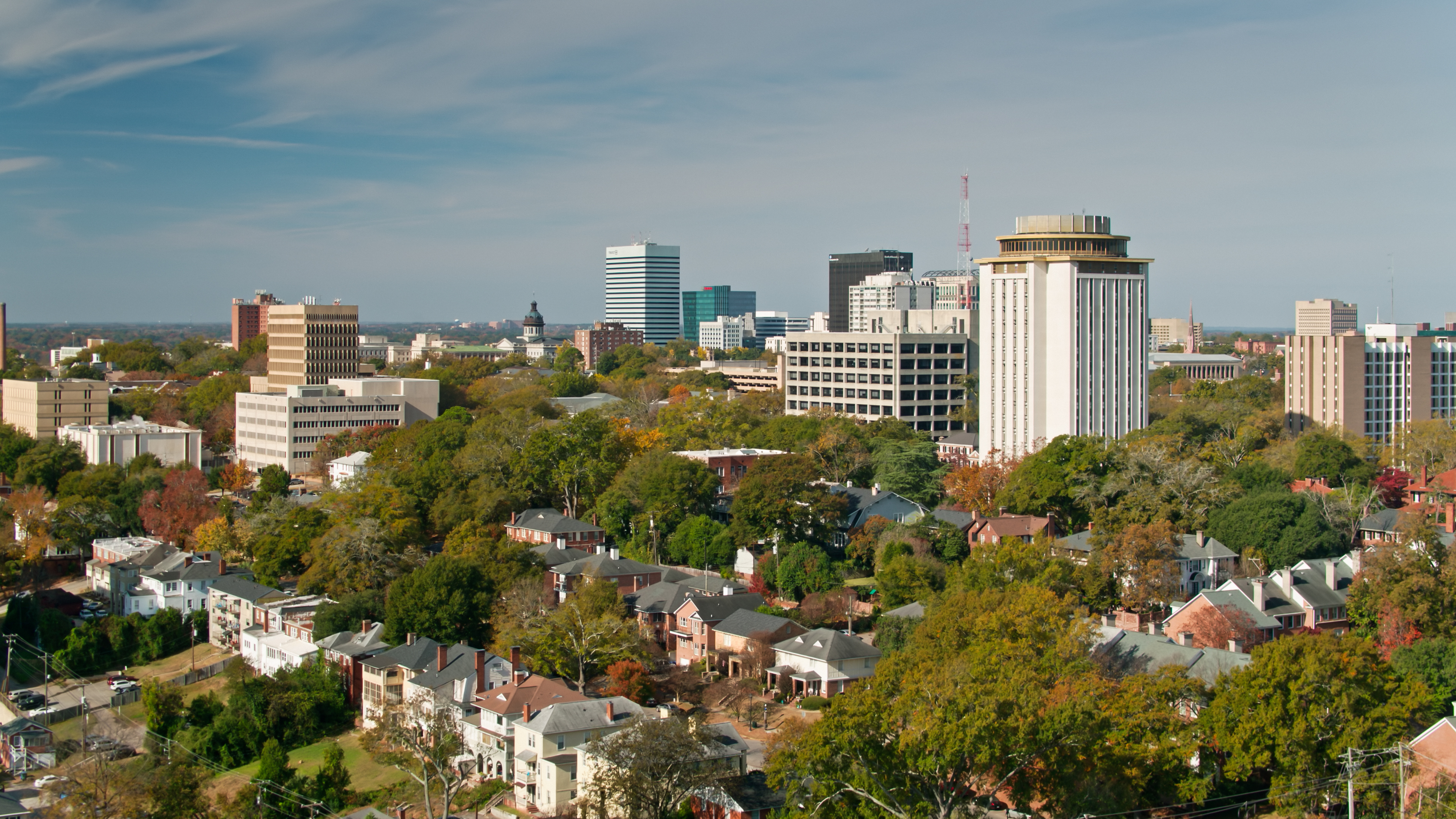 サウスカロライナ州コロンビア市の街並みとサウスカロライナ大学のキャンパスの眺め