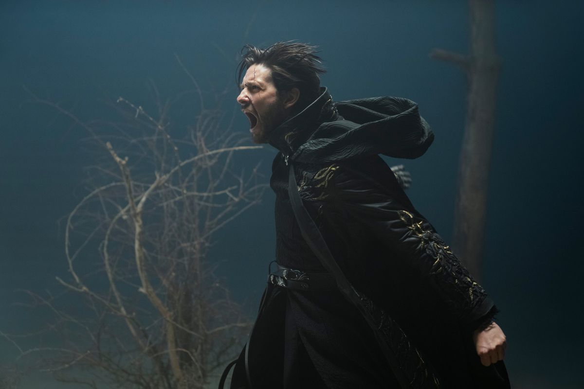 ben barnes as the darkling, screaming and throwing a temper tantrum 