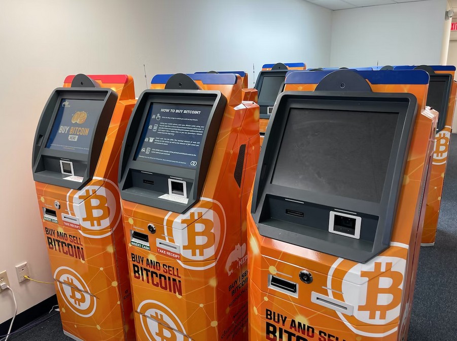 Hình ảnh Unsplash Máy ATM Bitcoin của John Paul Cuvinar - Liệu máy ATM tiền điện tử có còn phù hợp với các nhà giao dịch vào năm 2023 không?