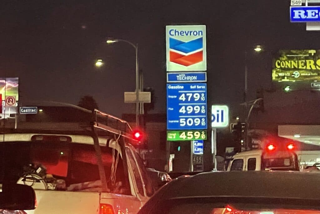 11-21-21 のロサンゼルスのガソリン価格