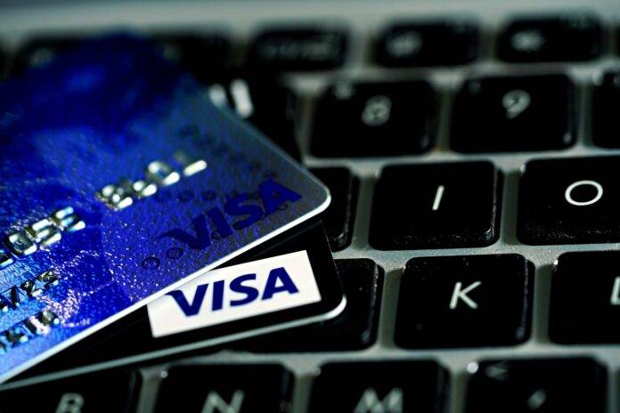 Visa havale işlemleri için dijital uygulamaları kullanan daha fazla tüketici buluyor