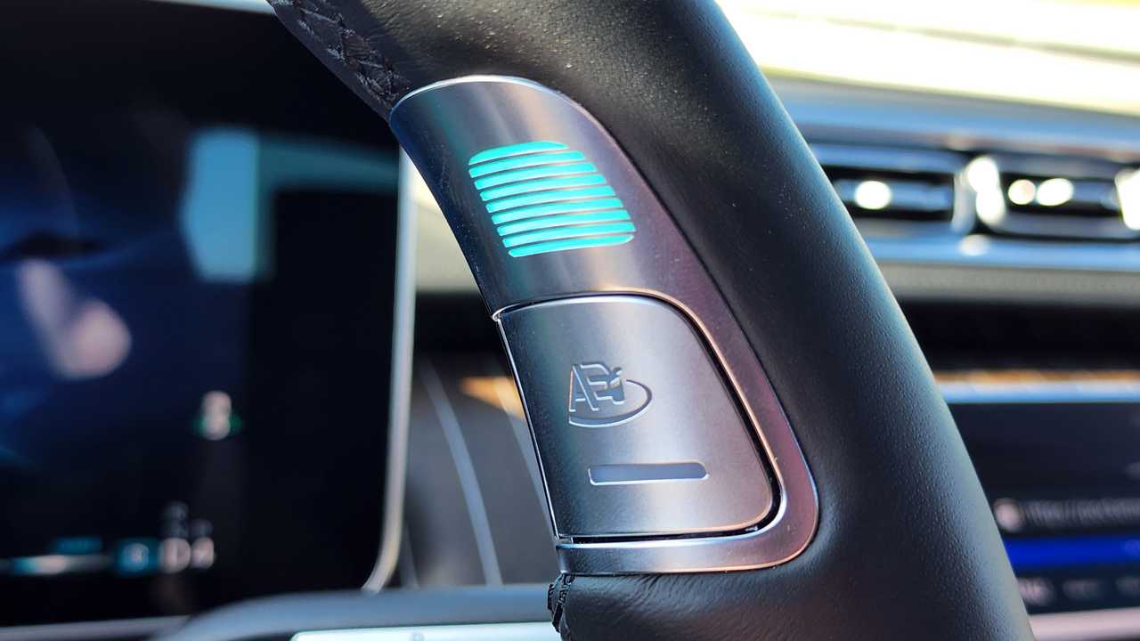 Mercedes-Benz S-Class 드라이브 파일럿 버튼 아이콘