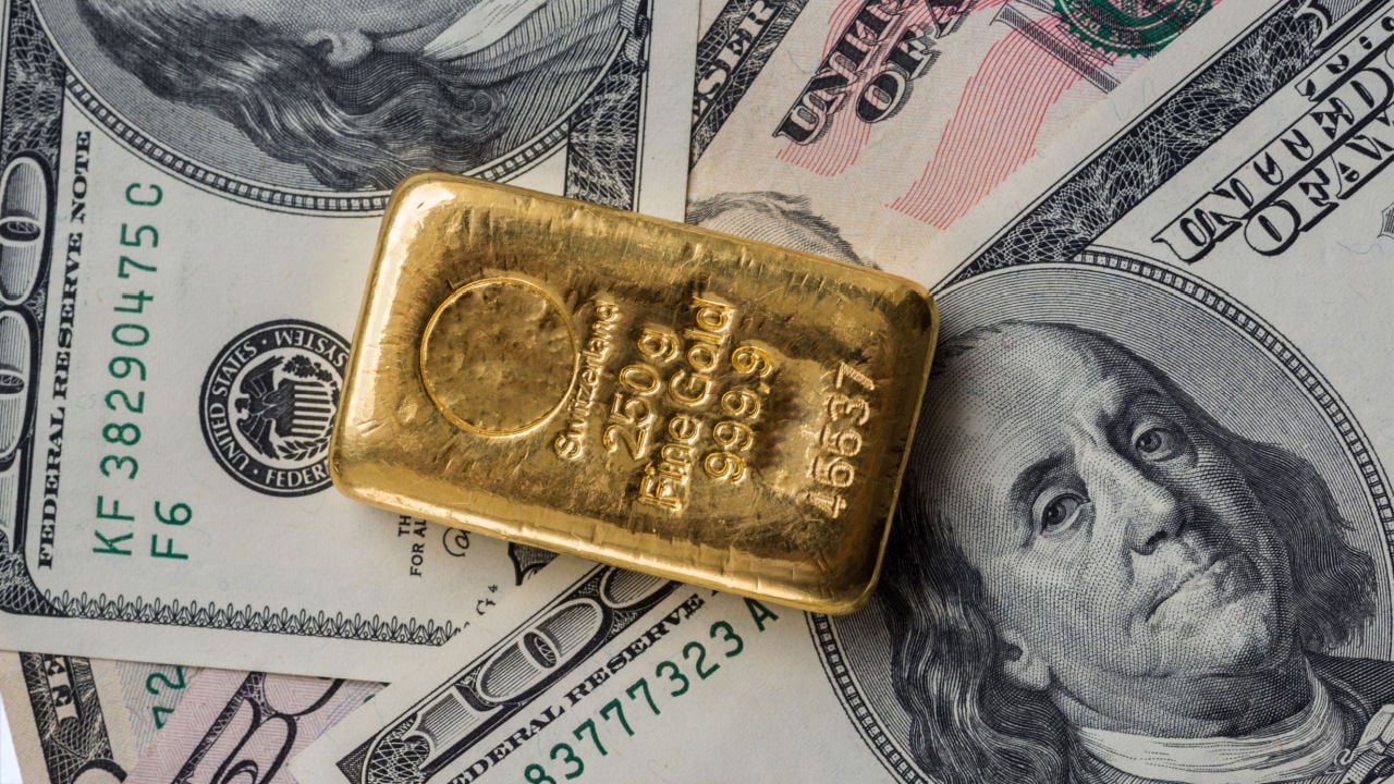 Goud daalt door hogere Amerikaanse staatsobligaties, dollar