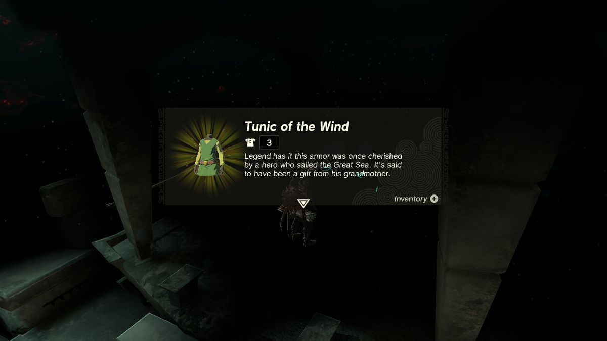 Link, Zelda Tears of the Kingdom'da Depths'te Rüzgar Zırhının bir parçası olan rüzgarın tuniğini içeren bir sandık açar.