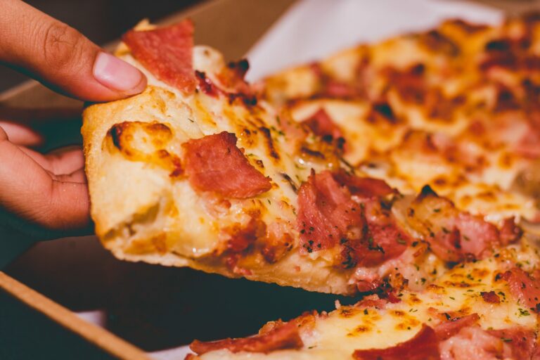 How to Plan a Pizza Hut Fundraiser for Your Cause – GroupRaise