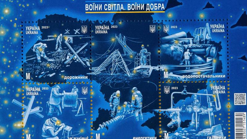 Oekraïense postzegels eren de arbeiders die de infrastructuur in Oekraïne herstellen na Russische raketaanvallen, foto door A_Gree/Alamy
