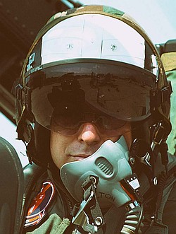 Jeff Bolton in de cockpit.