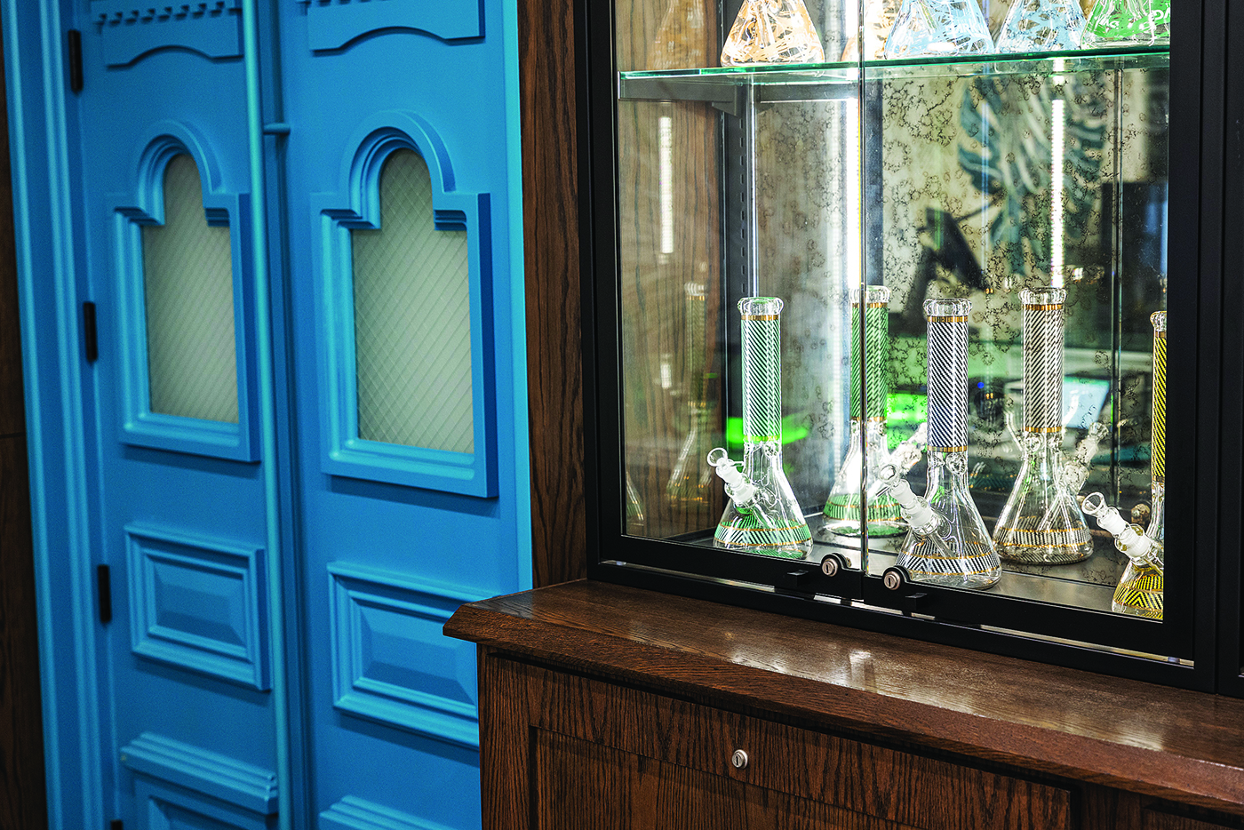 Glazen vitrinekast voor kruidenapotheek