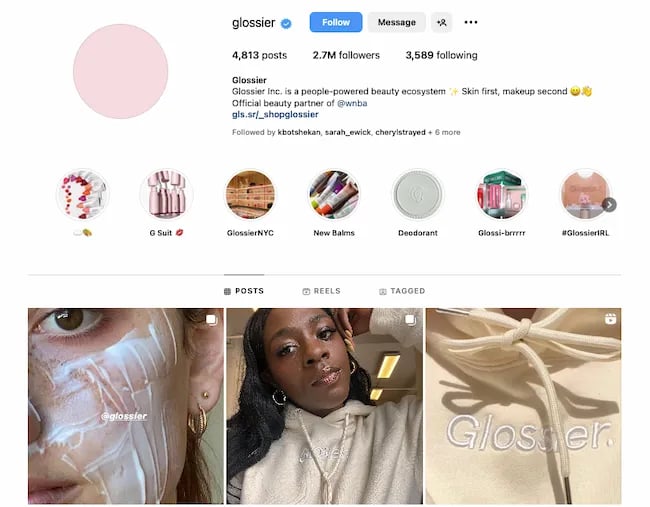 Glossier instagram profiel voorbeeld van social media content marketing op instagram