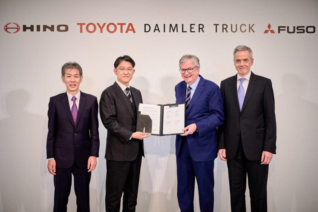 Toyota y Daimler Truck acuerdo de camión de celda de combustible REL