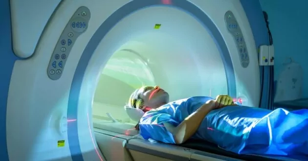 MRI 装置内の患者
