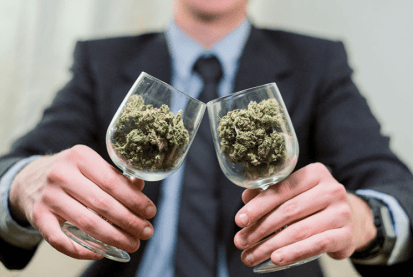 El HHS dijo que el gobierno debería regular el cannabis como droga de Lista III