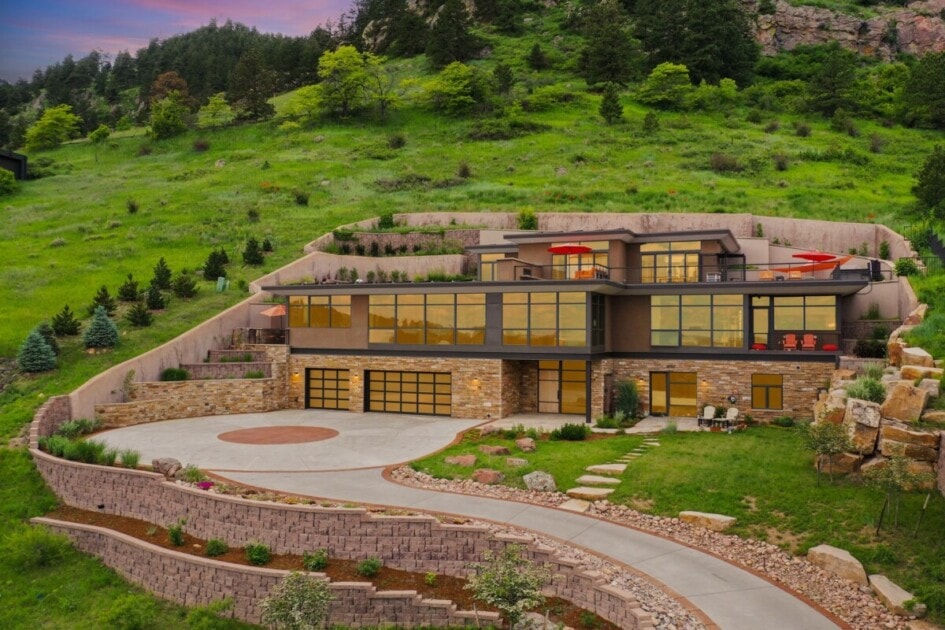 buitenkant van het duurste huis dat momenteel in Colorado te koop staat