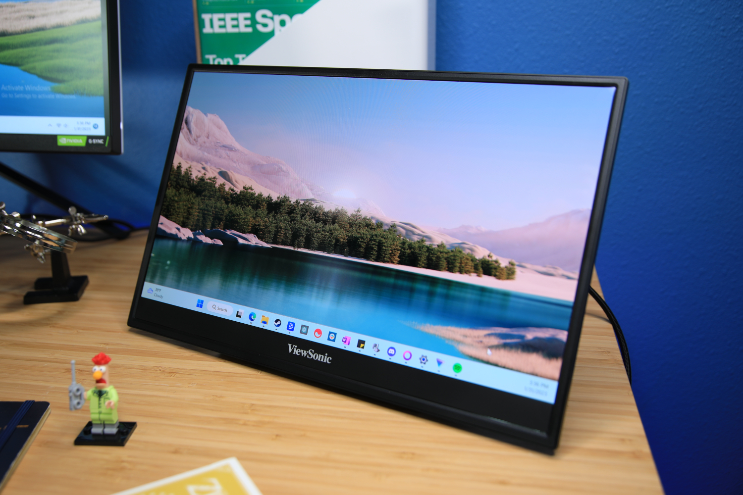 ViewSonic ColorPro VP16 OLED - أفضل شاشة محمولة