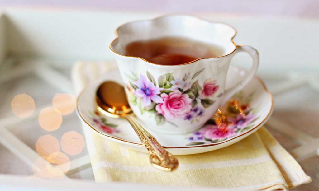 Hoe Meghan Markle op de juiste manier thee leerde drinken