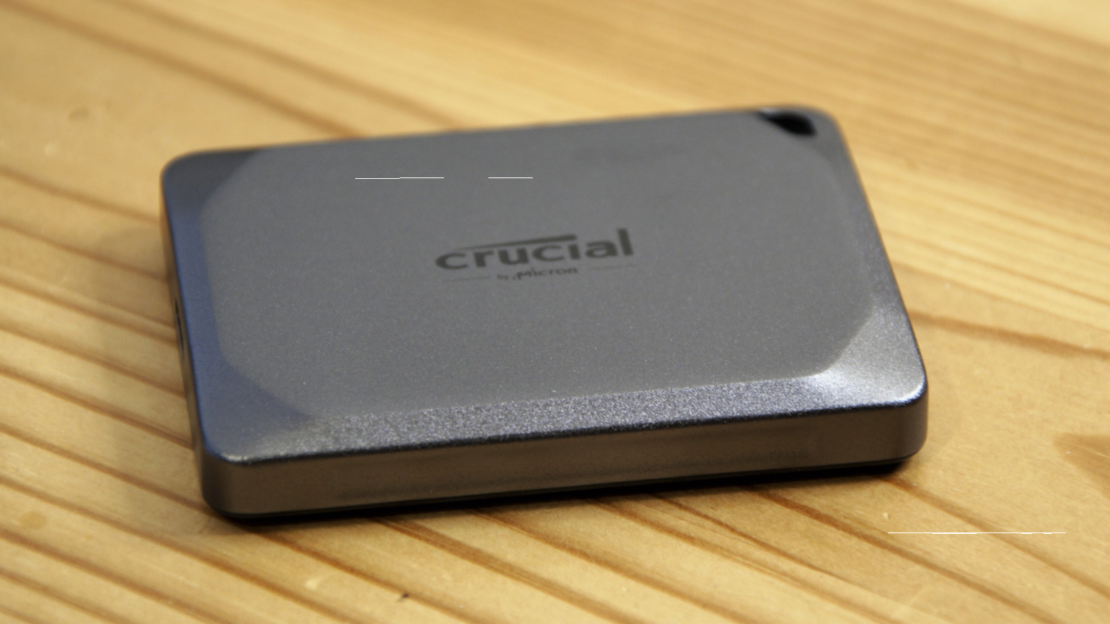 Crucial X9 Pro - أفضل SSD خارجي بشكل عام