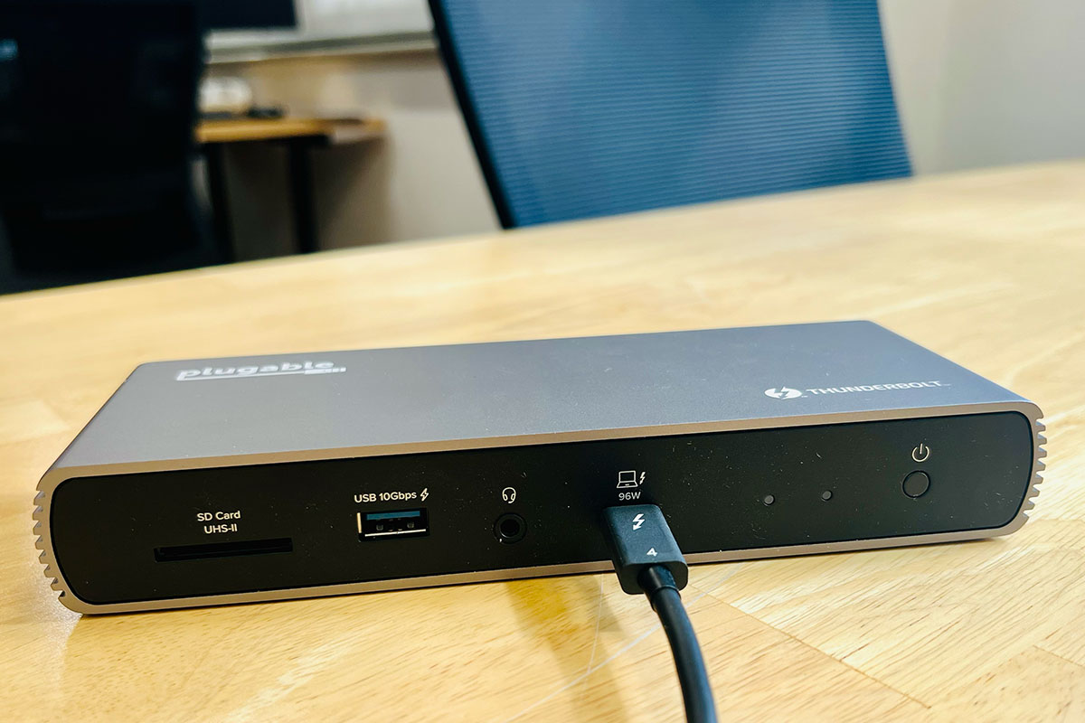 Συνδεόμενος σταθμός σύνδεσης Thunderbolt 4 & USB4 HDMI (TBT4-UDX1) μπροστά