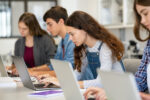 4 essentiële hulpmiddelen voor het opbouwen van onderzoeksvaardigheden op de middelbare school