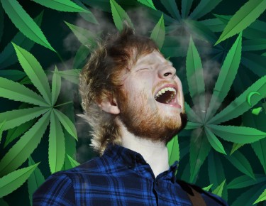 Ed Sheeran rookt met Snoop en Russell Crowe