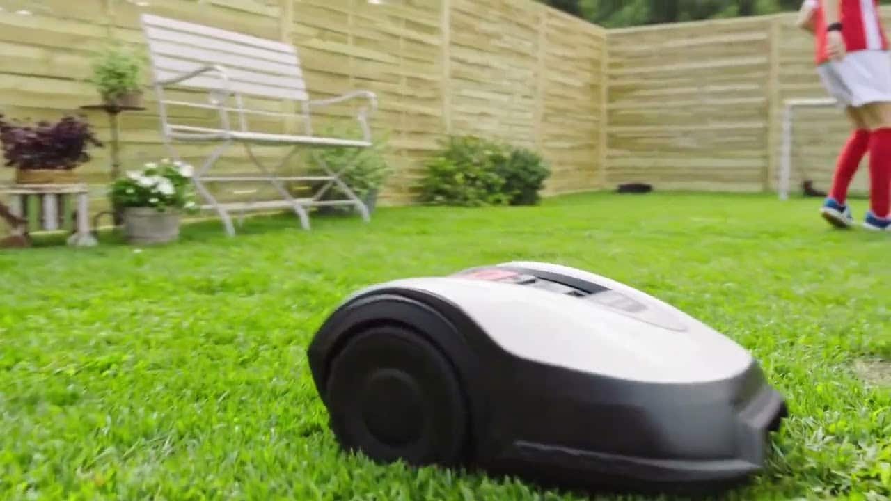 robot cắt cỏ