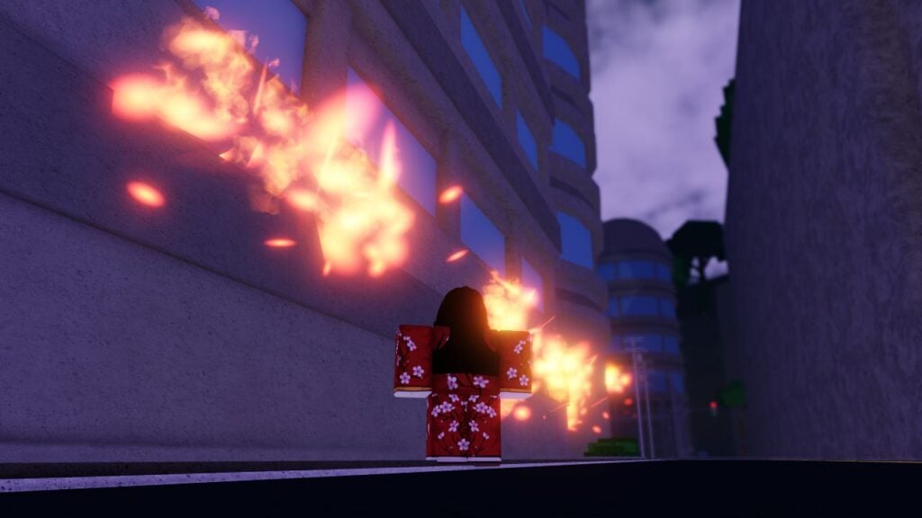 Fire Force Online 등급 목록의 주요 이미지입니다. 불타는 건물 앞에 서있는 플레이어 캐릭터의 게임 내 화면을 보여줍니다.