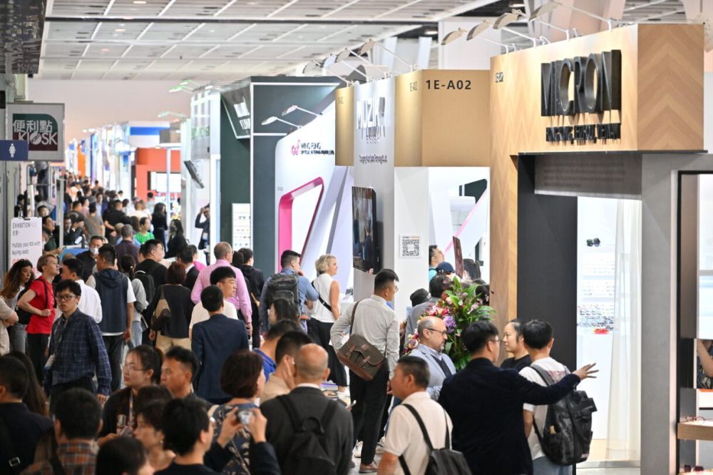 第 31 回 HKTDC 香港国際眼鏡フェアには、700 の国と地域から 11 社の出展者が集まり、12,000 人以上のバイヤーが直接来場しました。