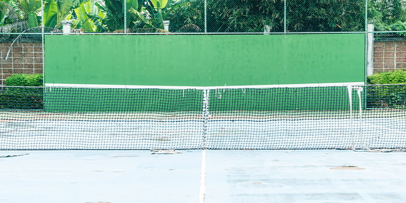 Sân tennis cũ