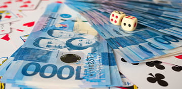 Thẻ, xúc xắc và tiền mặt Philippines