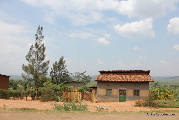 Het is de moeite waard om de stad uit te gaan en te zien hoe de mensen op het platteland van Kigali leven.