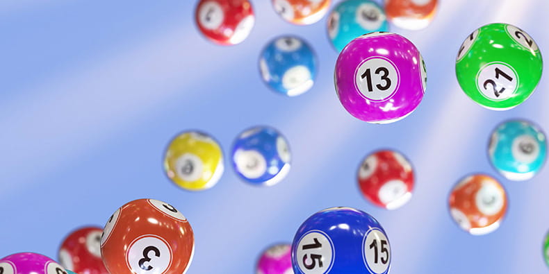 Bolas de lotería y bingo multicolores