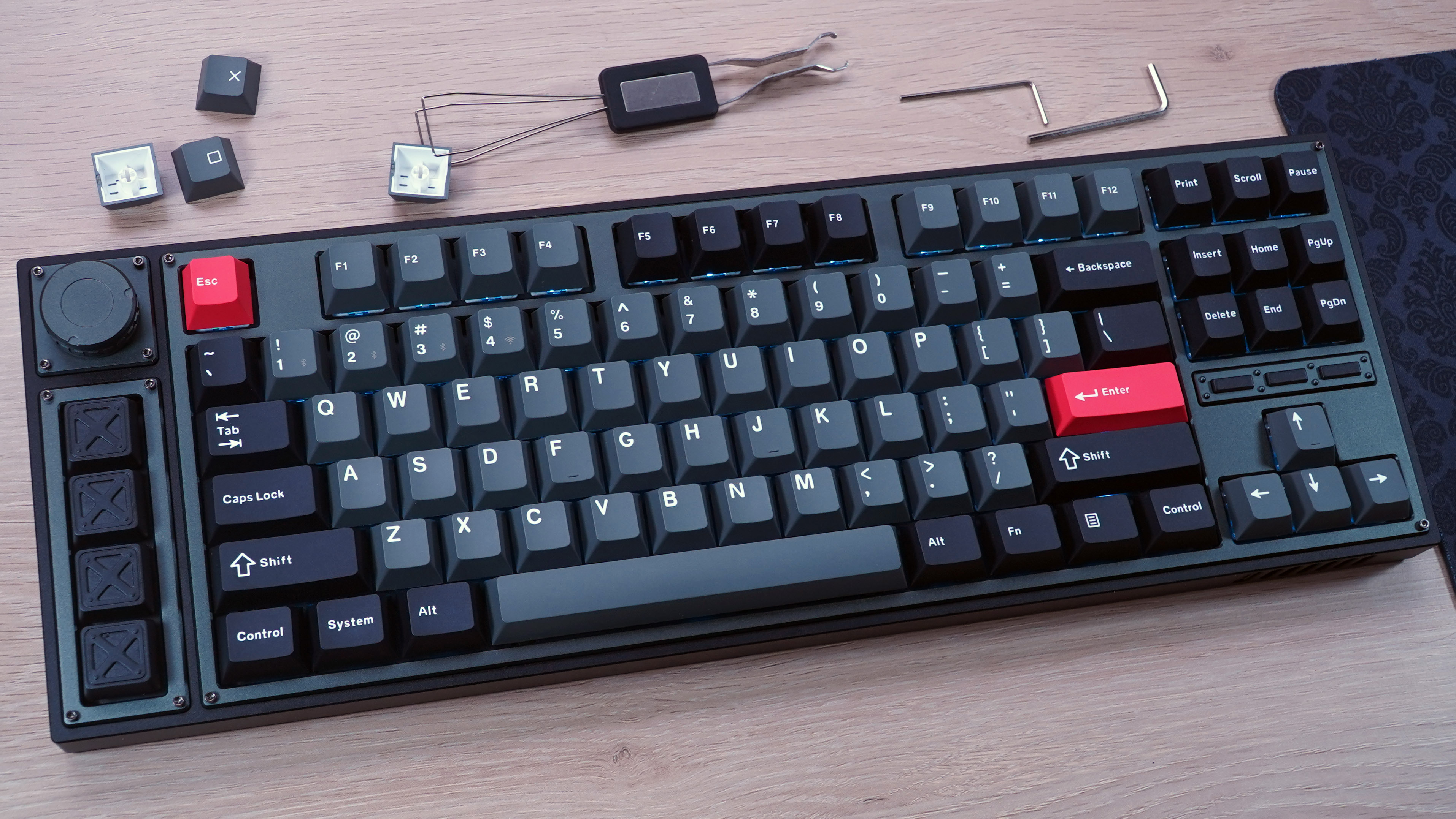 Keychron Lemokey L3 - أفضل لوحة مفاتيح لاسلكية "مخصصة" للألعاب