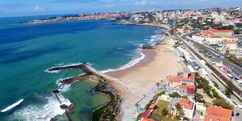 Khu vực bãi biển phía trước sòng bạc Estoril